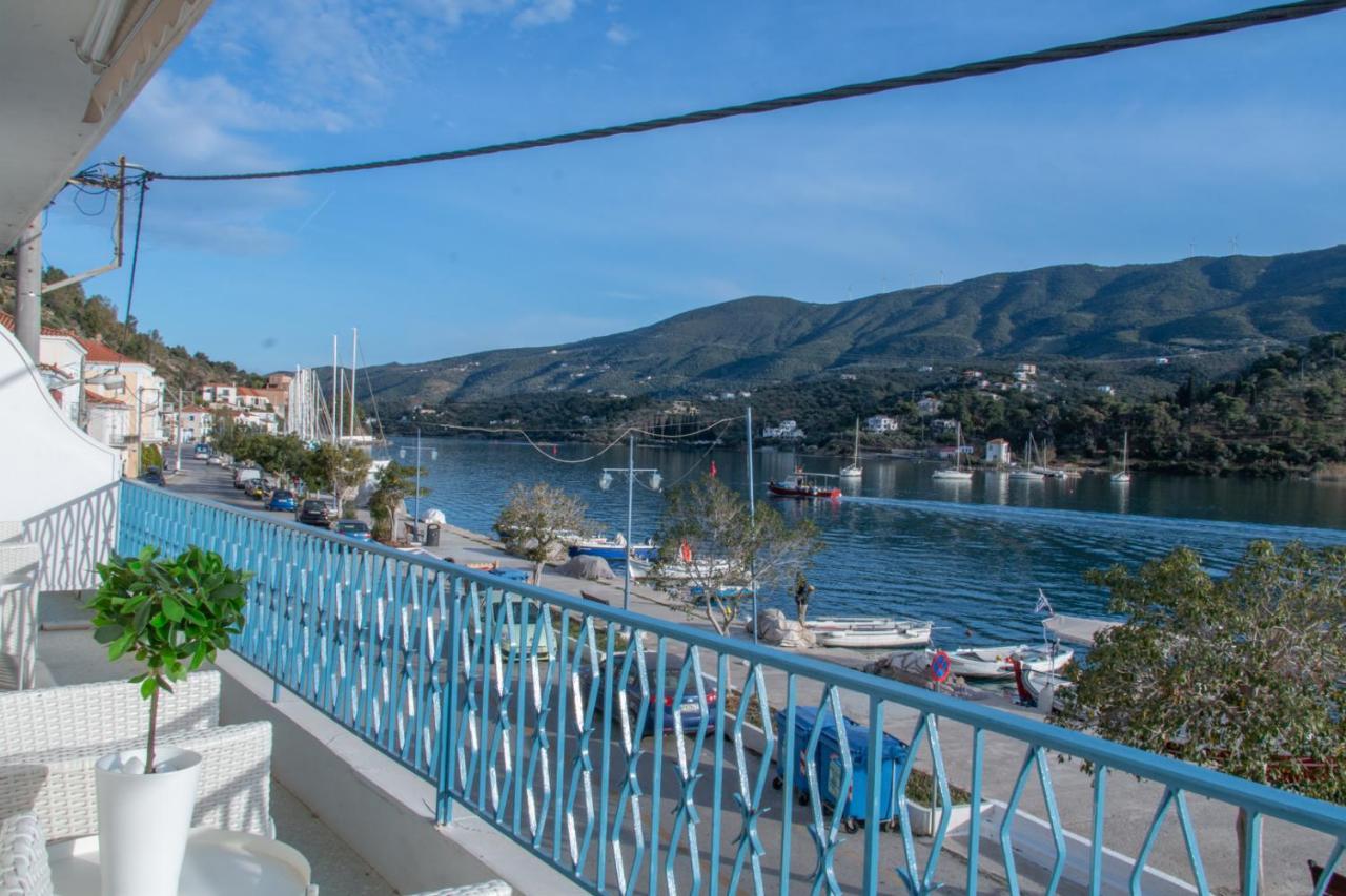 Вілла Beautiful House By The Sea Poros Town Екстер'єр фото