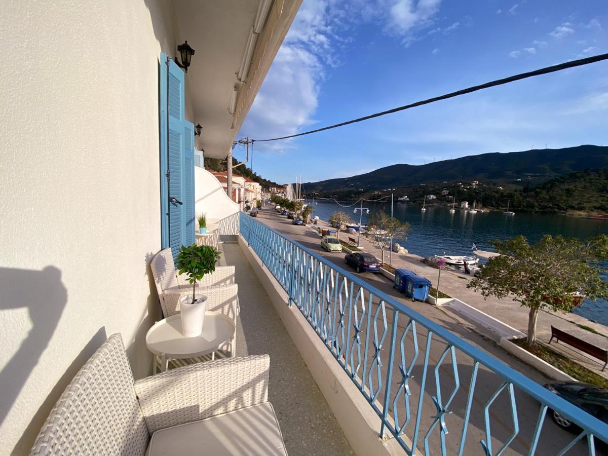 Вілла Beautiful House By The Sea Poros Town Екстер'єр фото